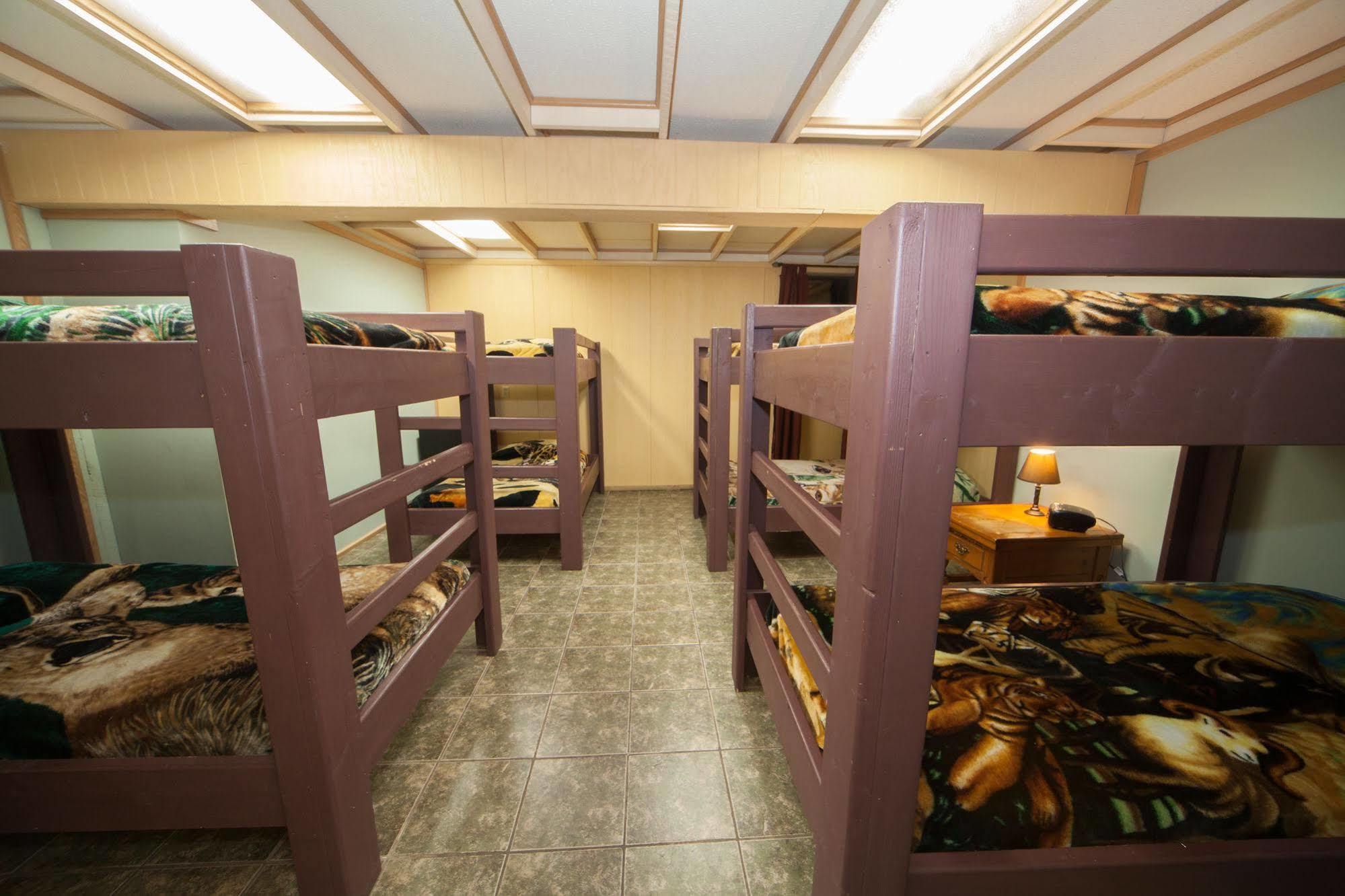 Log Cabin Lodge & Suites Jones Mills Ngoại thất bức ảnh