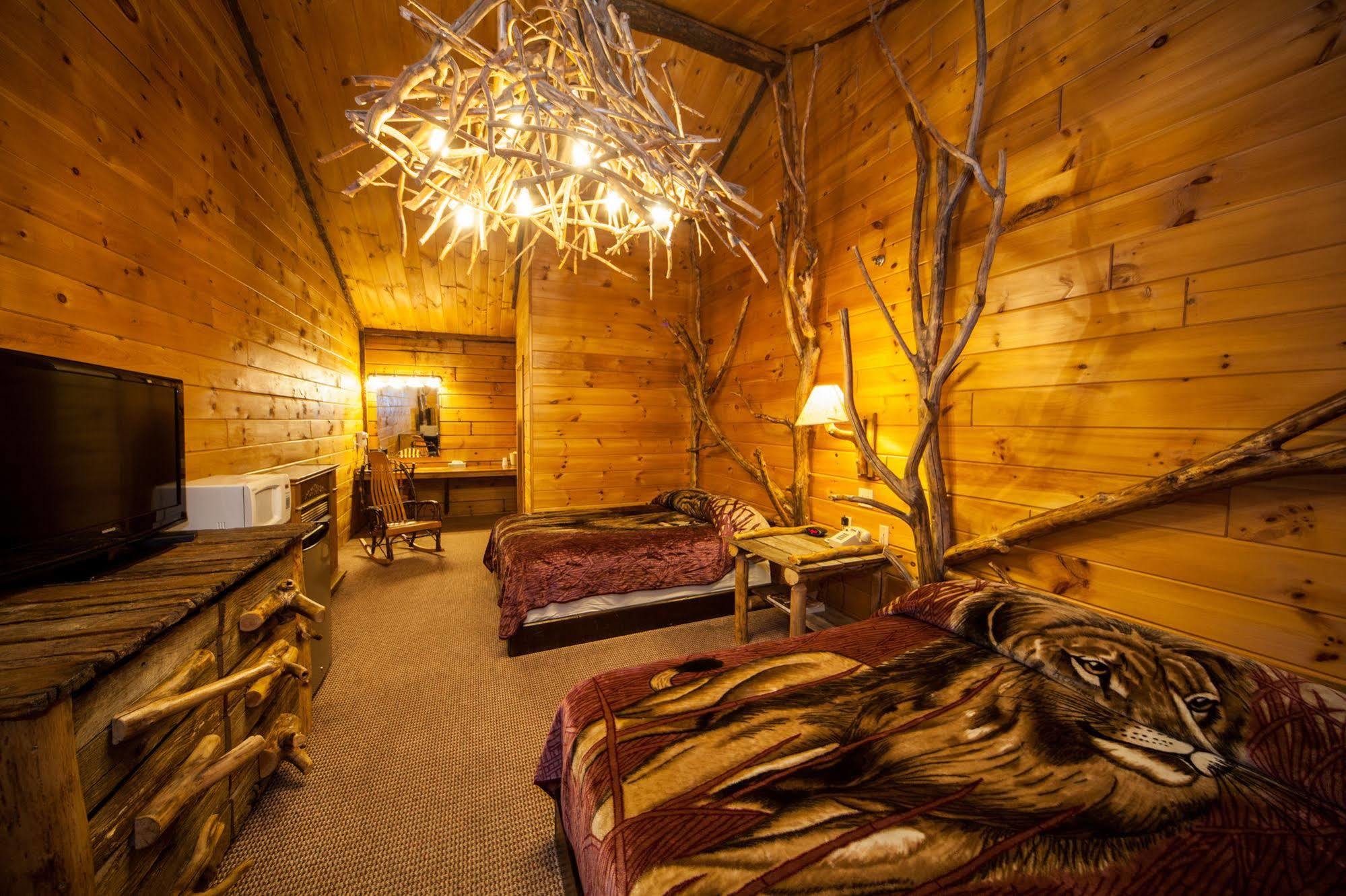 Log Cabin Lodge & Suites Jones Mills Ngoại thất bức ảnh