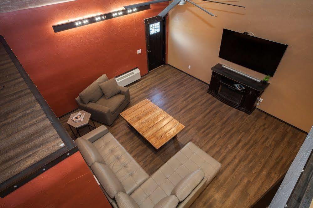 Log Cabin Lodge & Suites Jones Mills Ngoại thất bức ảnh