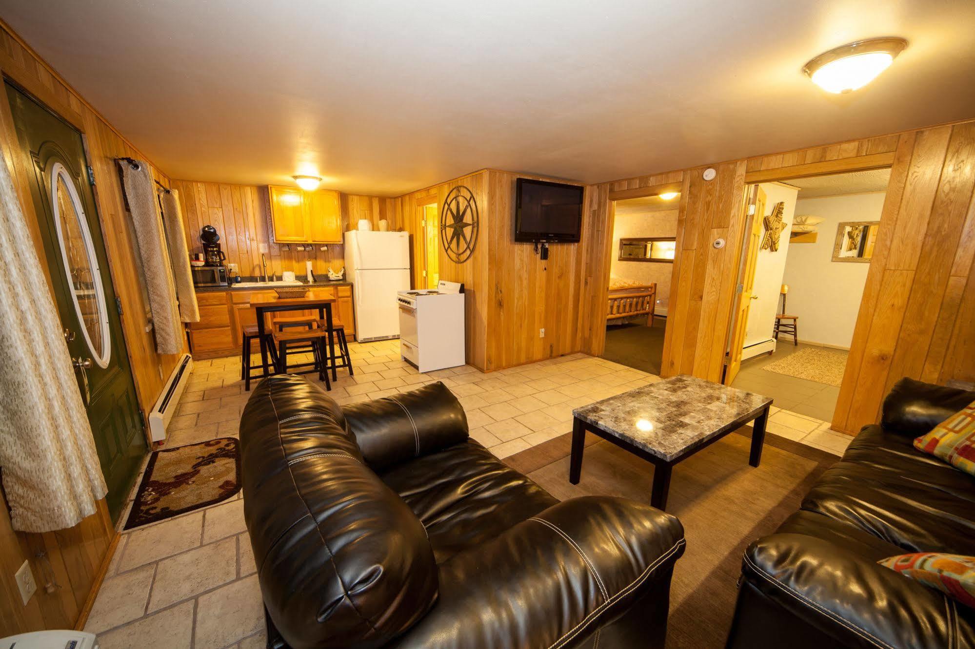 Log Cabin Lodge & Suites Jones Mills Ngoại thất bức ảnh